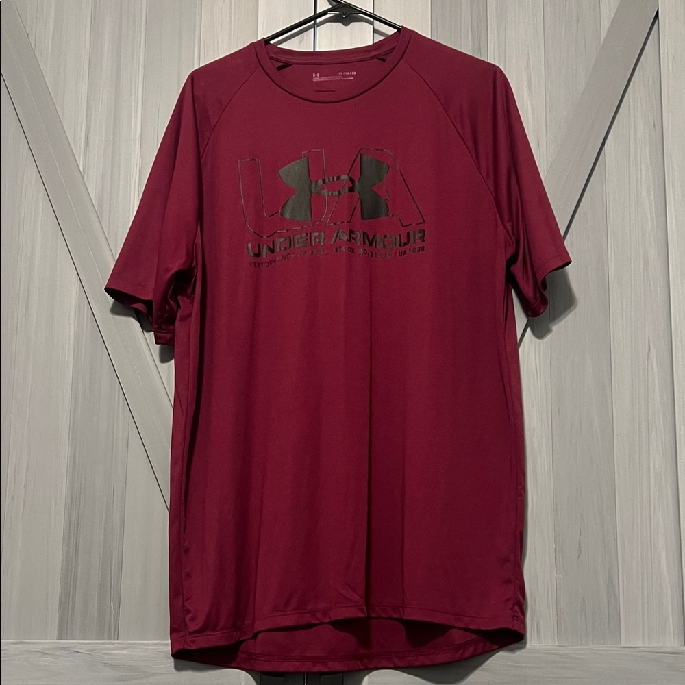 Under Armour Men's Burgundy Short Sleeve Tee